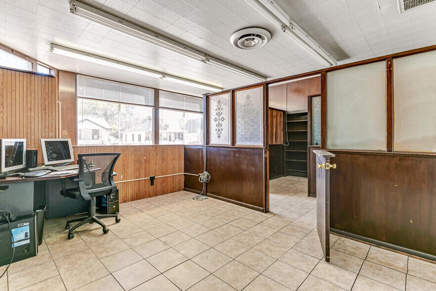 More Photos Of 3200 W 2nd Ave, Denver Office For Sale