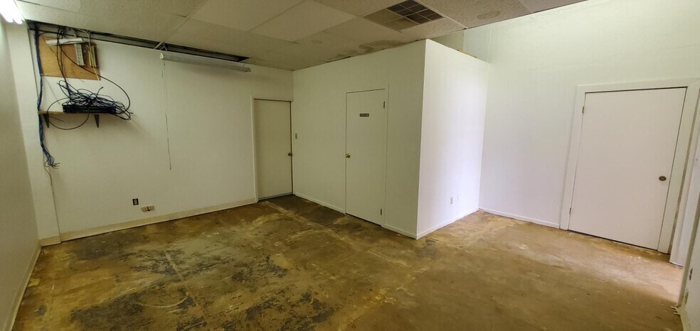 More Photos Of 163 W 11th St, Tracy Office For Lease