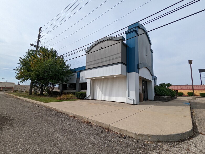 More Photos Of 2025 Rawsonville Rd, Belleville Bank For Lease