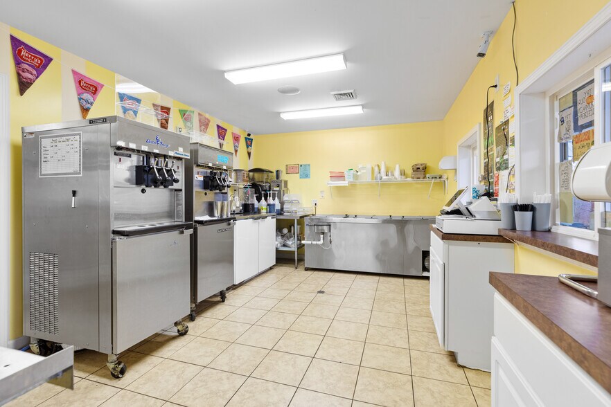 More Photos Of 6659 Westmoreland Rd, Rome Restaurant For Sale