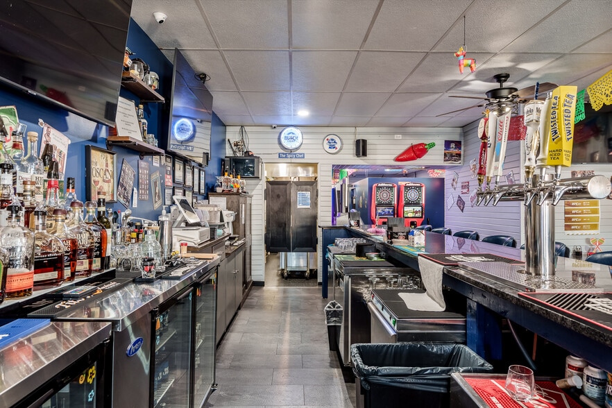 More Photos Of 415 N Center St, Durand General Retail For Sale