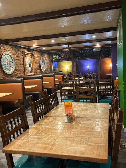 More Photos Of 111 S 1st St, La Salle Restaurant For Sale