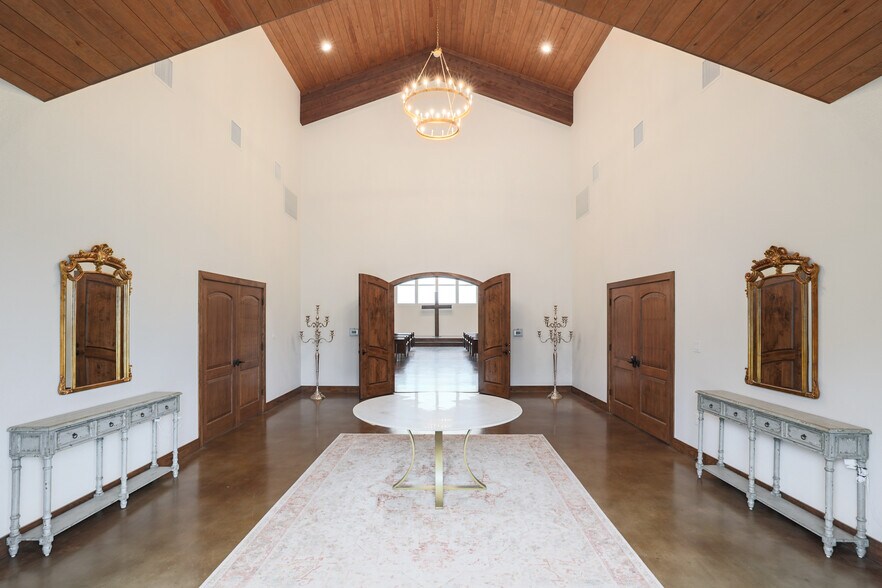 More Photos Of 2550 Bell Springs Rd, Dripping Springs Lodge Meeting Hall For Sale