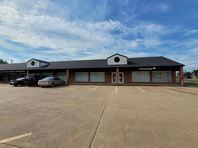 More Photos Of 2300 S Broadway, Edmond Medical For Lease