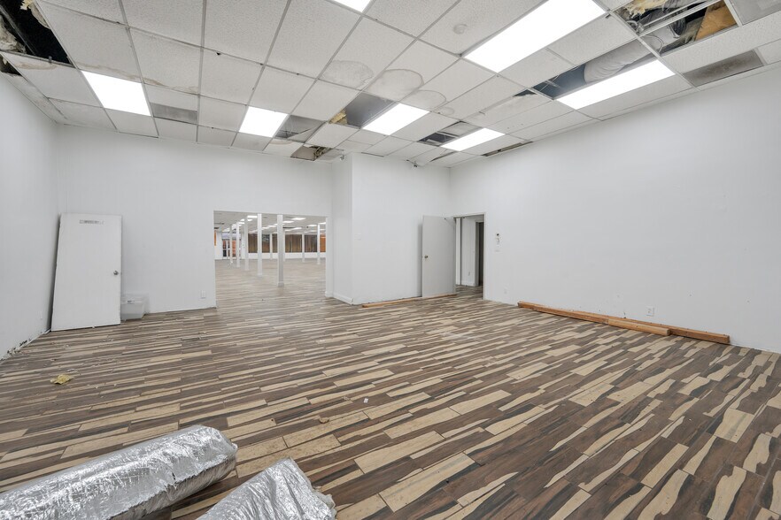More Photos Of 750 Long Beach Blvd, Long Beach Storefront For Lease