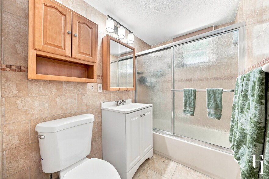 More Photos Of 1353 SW 1st St, Miami Storefront Retail Residential For Sale