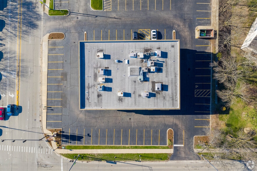 More Photos Of 1375 E Schaumburg Rd, Schaumburg Medical For Lease