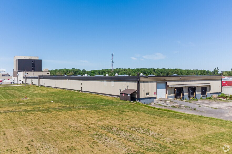 More Photos Of 75-75 Rue De L'acier, Coteau-du-lac Industrial For Sale