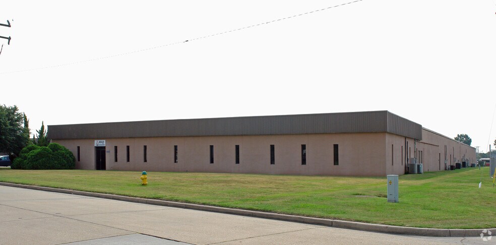 More Photos Of 4565 Progress Rd, Norfolk Light Distribution For Lease