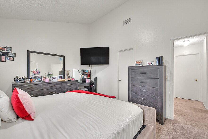 More Photos Of 275-299 Monte Vista St, La Habra Apartments For Sale