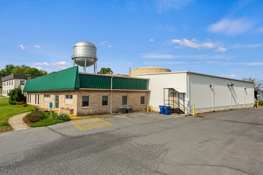More Photos Of 13963 Timber Way, Timberville Office For Lease
