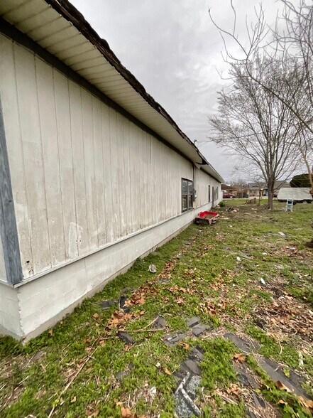 More Photos Of 609 Oak St, La Marque Warehouse For Sale