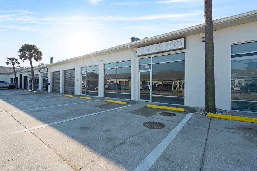 More Photos Of 4590 Babcock St NE, Palm Bay Warehouse For Lease