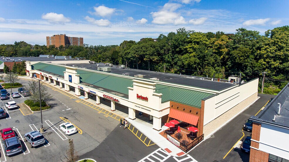 More Photos Of 450 Paradise Rd, Swampscott Unknown For Lease