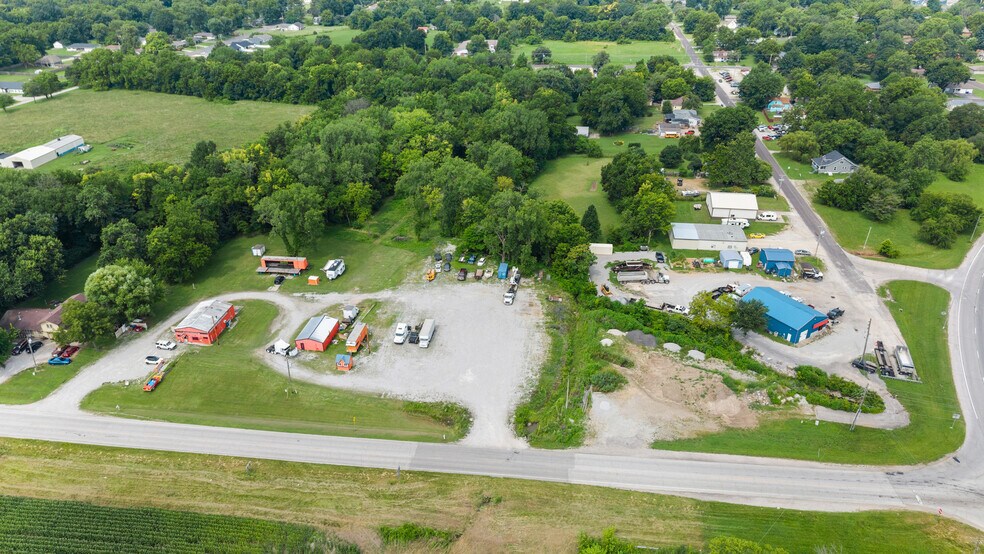 More Photos Of 1420 Highway M, Sedalia Service Station For Sale
