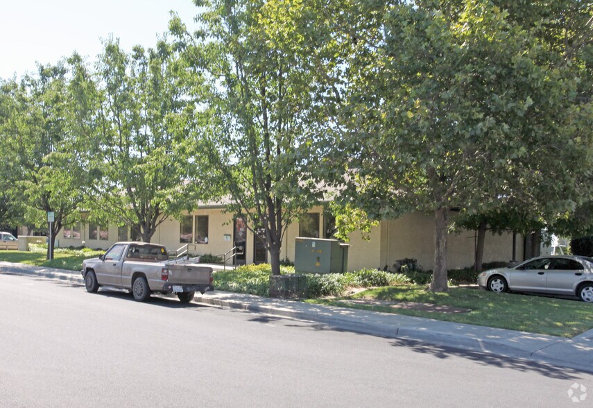 More Photos Of 1413 Bailey Dr, Hanford Office For Lease