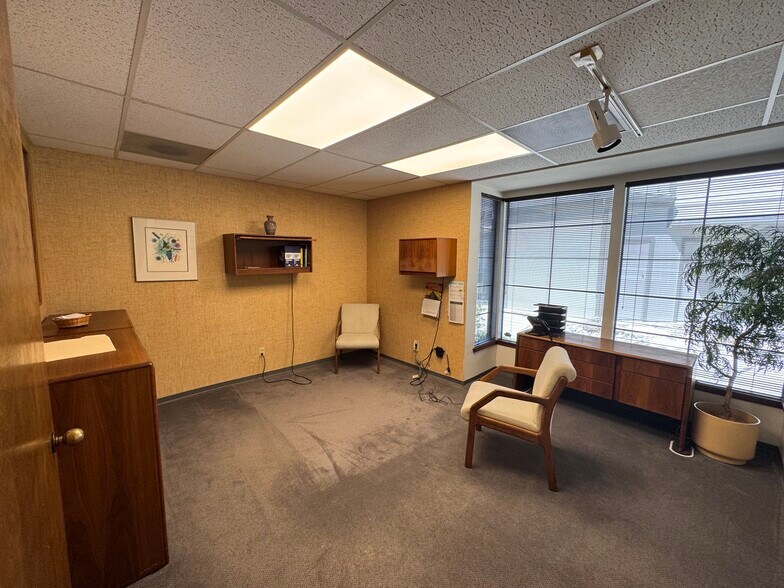 More Photos Of 319 Lennon Ln, Walnut Creek Office For Sale