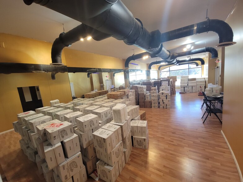 More Photos Of 244 Mulberry St, Newark Storefront Retail Residential For Lease