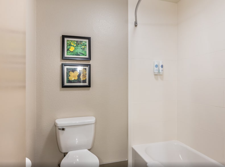 More Photos Of 2370 Sanders Rd, Conway Hotel For Sale