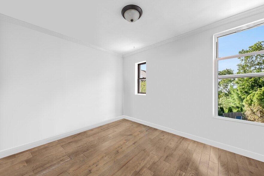 More Photos Of 574 Metropolitan Ave, Brooklyn Storefront Retail Residential For Sale