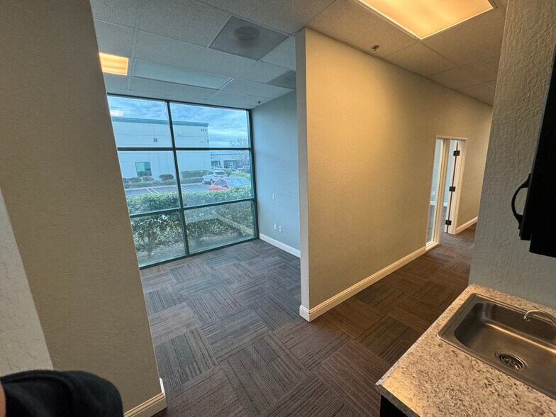 More Photos Of 181 Sand Creek Rd, Brentwood Office Residential For Lease