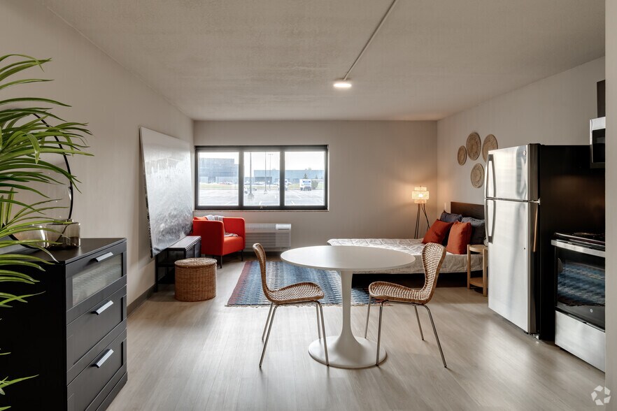 More Photos Of 34911 Van Dyke Ave, Sterling Heights Apartments For Lease