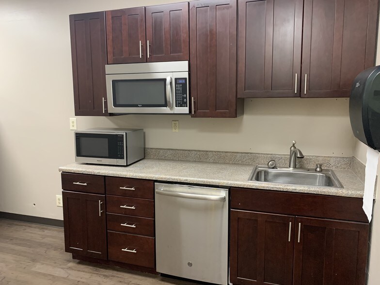 More Photos Of 2901 Wall Triana Hwy, Huntsville Office For Lease