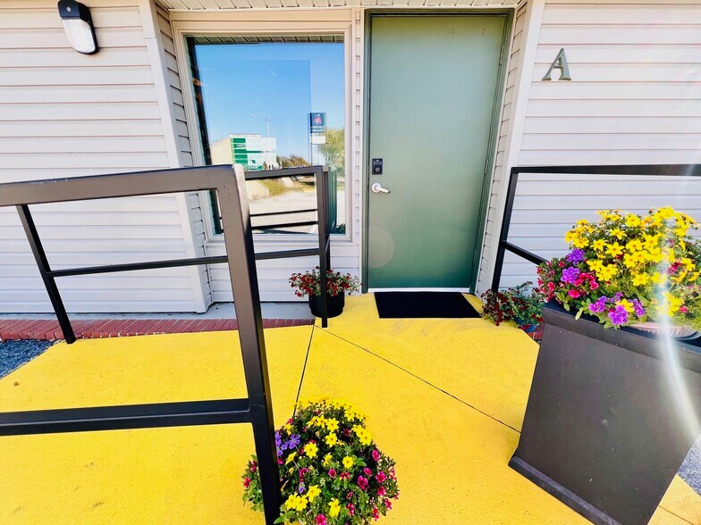 Primary Photo Of 2200 S Bay St, Eustis Office For Sale