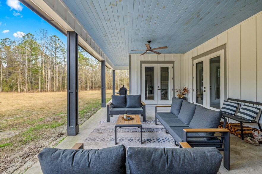 More Photos Of 6012 Long Branch Rd, Jacksonville Horse Stables For Sale
