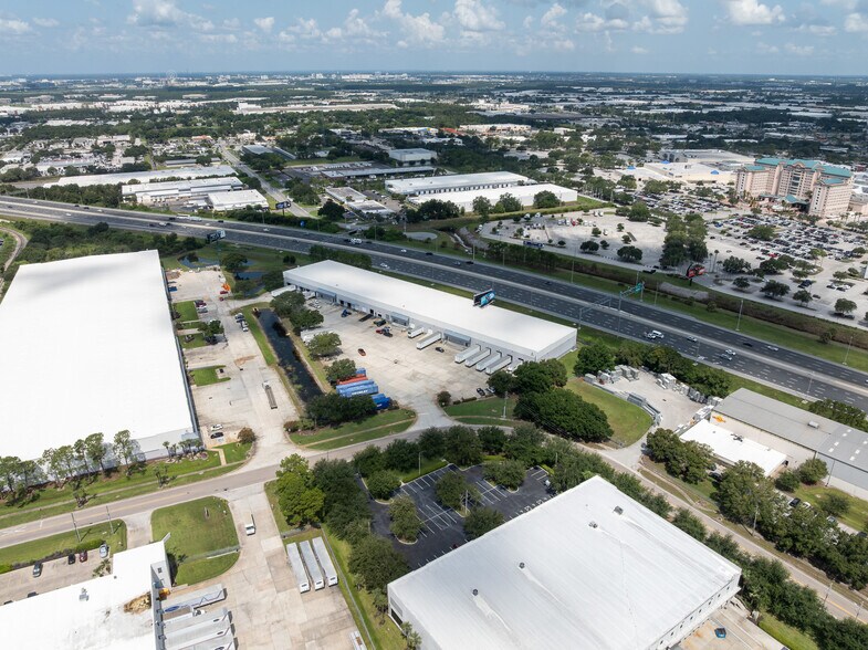 More Photos Of 1075 Gills Dr, Orlando Warehouse For Lease