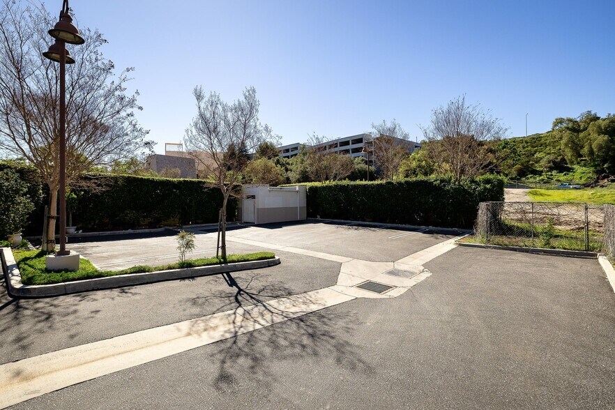 More Photos Of 1868 E Thousand Oaks Blvd, Thousand Oaks Medical For Sale