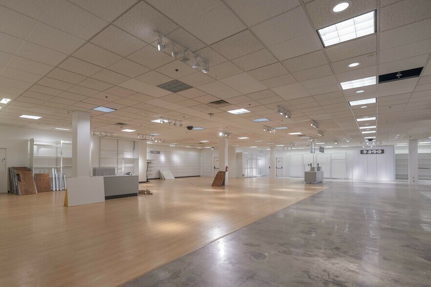 More Photos Of 7 S Tunnel Rd, Asheville Department Store For Sale