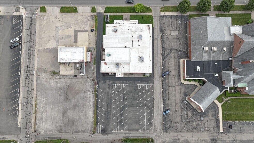 More Photos Of 221 N Main St, Bellefontaine Loft Creative Space For Sale