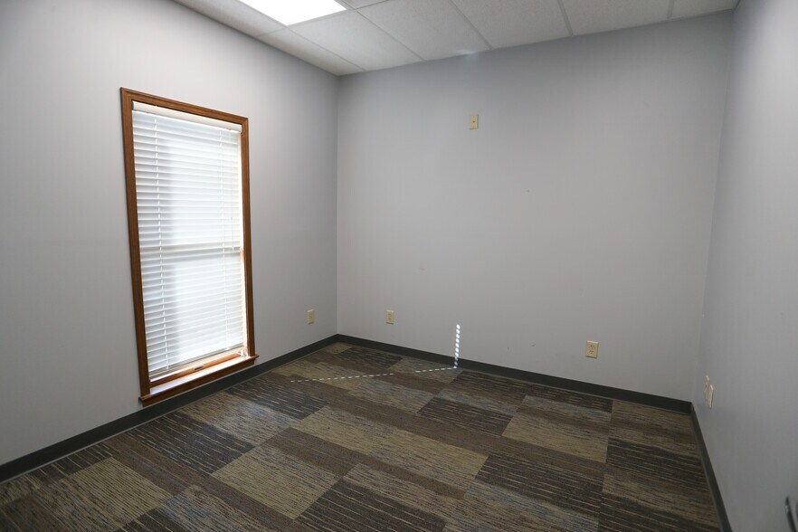 More Photos Of 2902 Foltz Dr, Edgewood Medical For Sale
