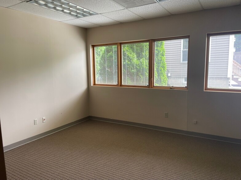 More Photos Of 1735 Central Ave, Albany Office For Sale