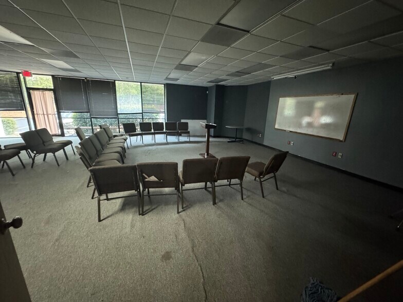 More Photos Of 5000 McGinnis Ferry Rd, Alpharetta General Retail For Sale