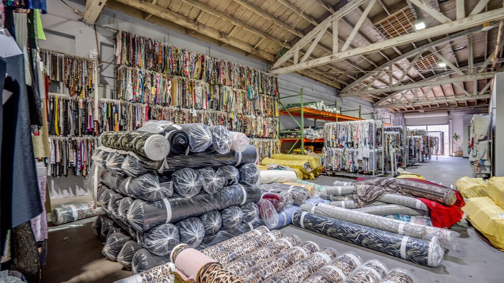 More Photos Of 3232 E Olympic Blvd, Los Angeles Warehouse For Sale