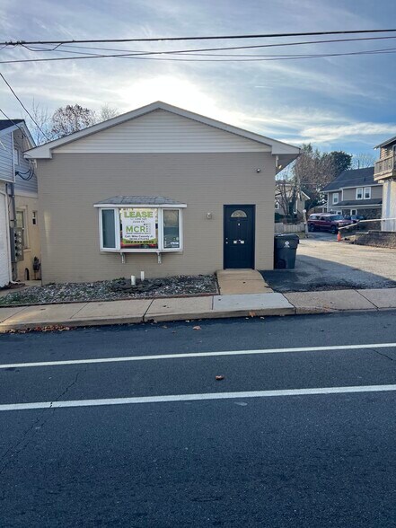 Primary Photo Of 306 Maryland Ave, Wilmington Freestanding For Lease