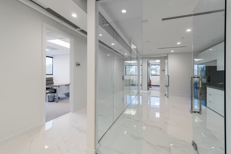 More Photos Of 955 S Federal Hwy, Fort Lauderdale Loft Creative Space For Sale