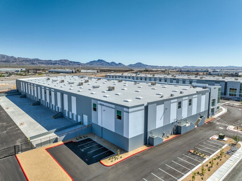 More Photos Of 5070 E El Campo Grande Ave, Las Vegas Unknown For Lease