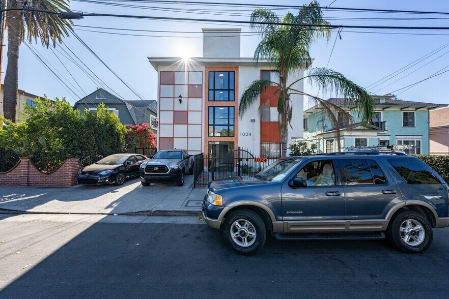 More Photos Of 1024 W 24th St, Los Angeles Apartments For Sale