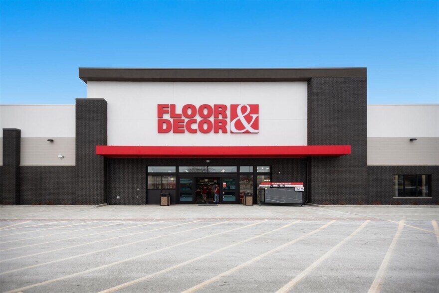 More Photos Of 110 S Waukegan Rd, Deerfield Restaurant For Sale