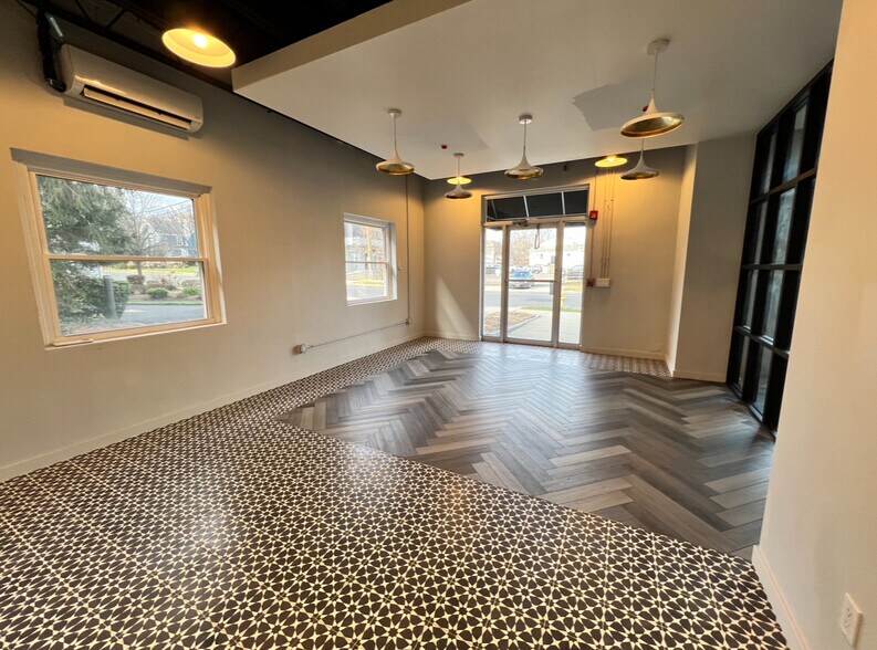 More Photos Of 5 Mott Ave, Norwalk Apartments For Lease