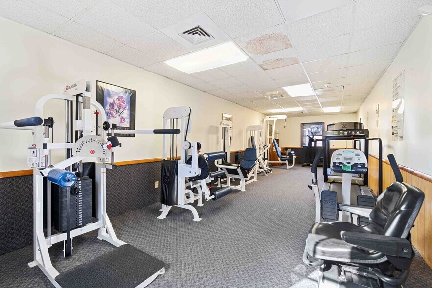 More Photos Of 13049 Frankstown Rd, Pittsburgh Medical For Sale