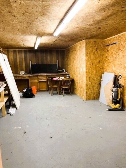 More Photos Of 2915 Chestnut St, Montgomery Office For Sale