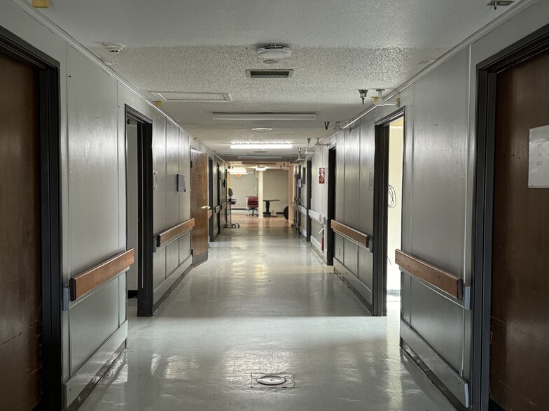 More Photos Of 540 SE Front St, De Kalb Skilled Nursing Facility For Sale