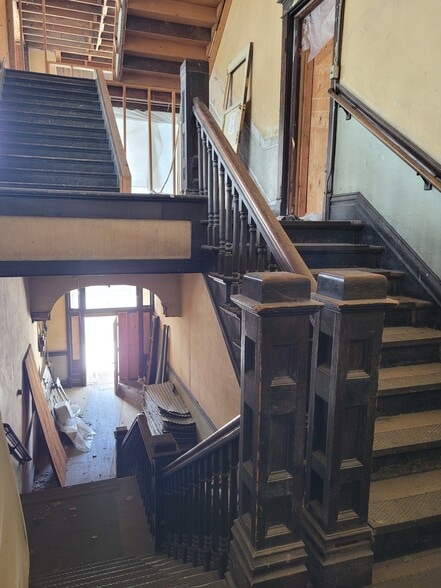 More Photos Of 1976 Valley St, Baker City Office Residential For Sale