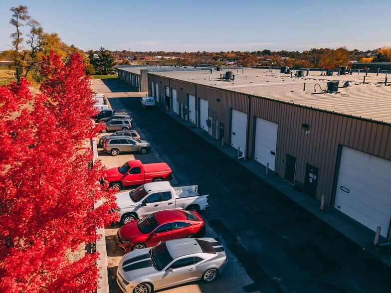 More Photos Of 5330-5368 F St, Omaha Warehouse For Lease