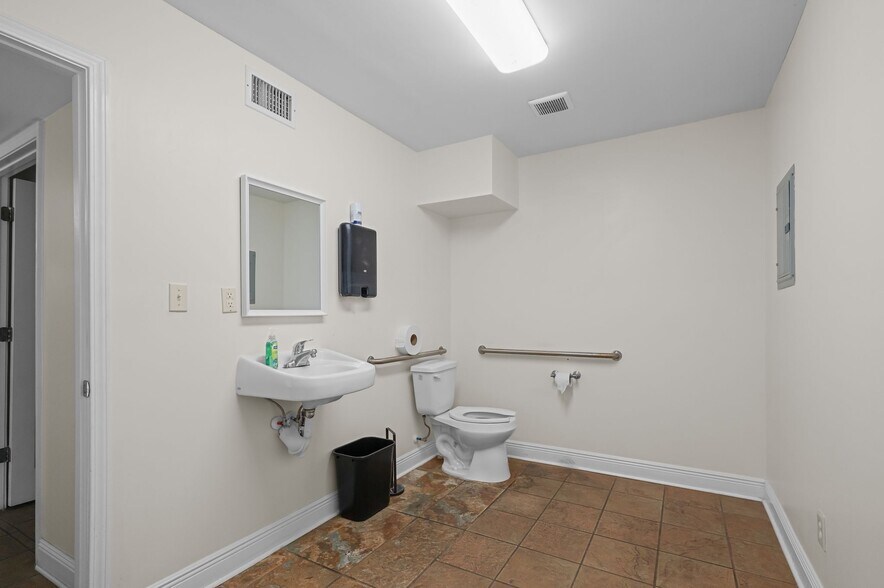 More Photos Of 7555 Half Mile Rd, Irvington Service For Sale