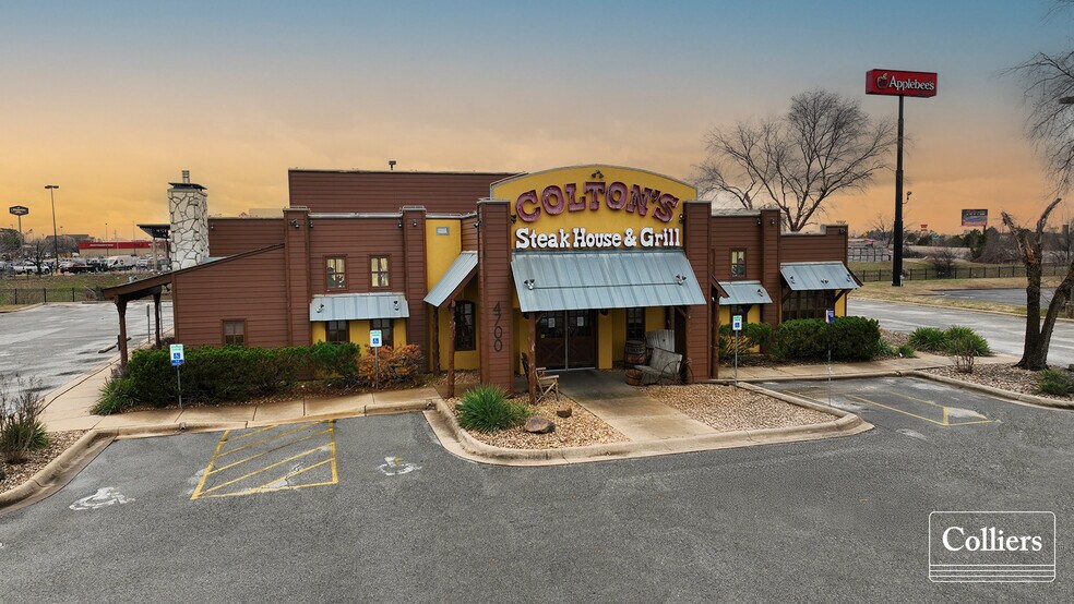 Primary Photo Of 4700 W Locust St, Rogers Restaurant For Lease